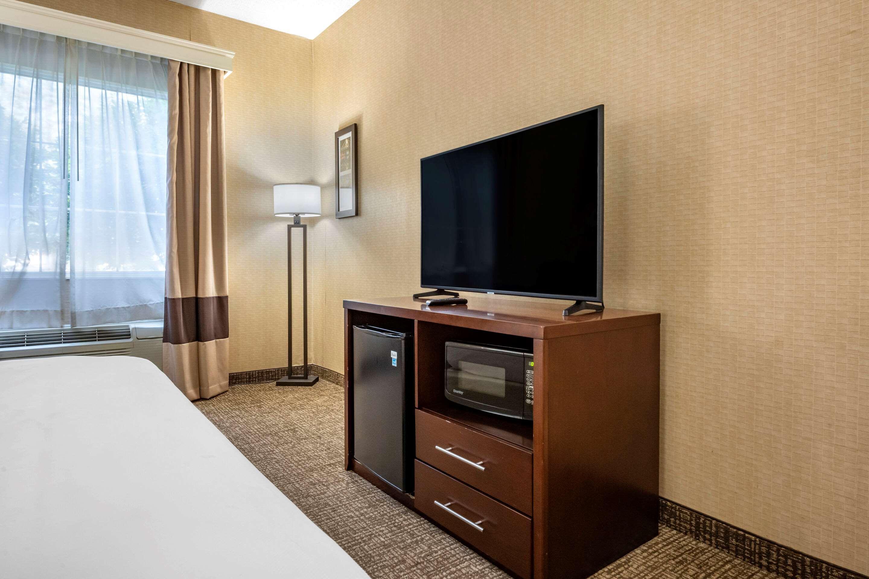 Comfort Meadowlands