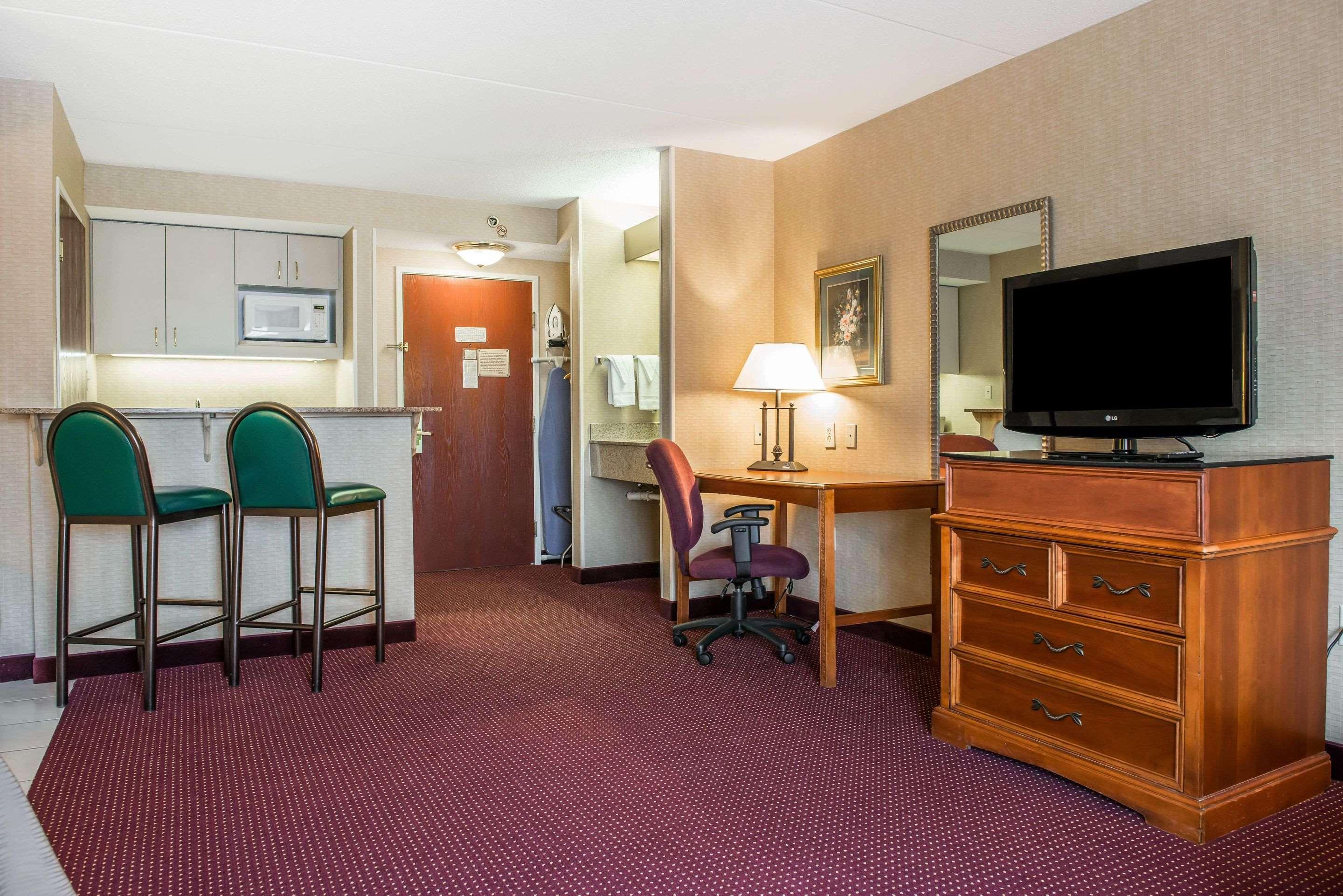 Comfort Meadowlands Inn 2*