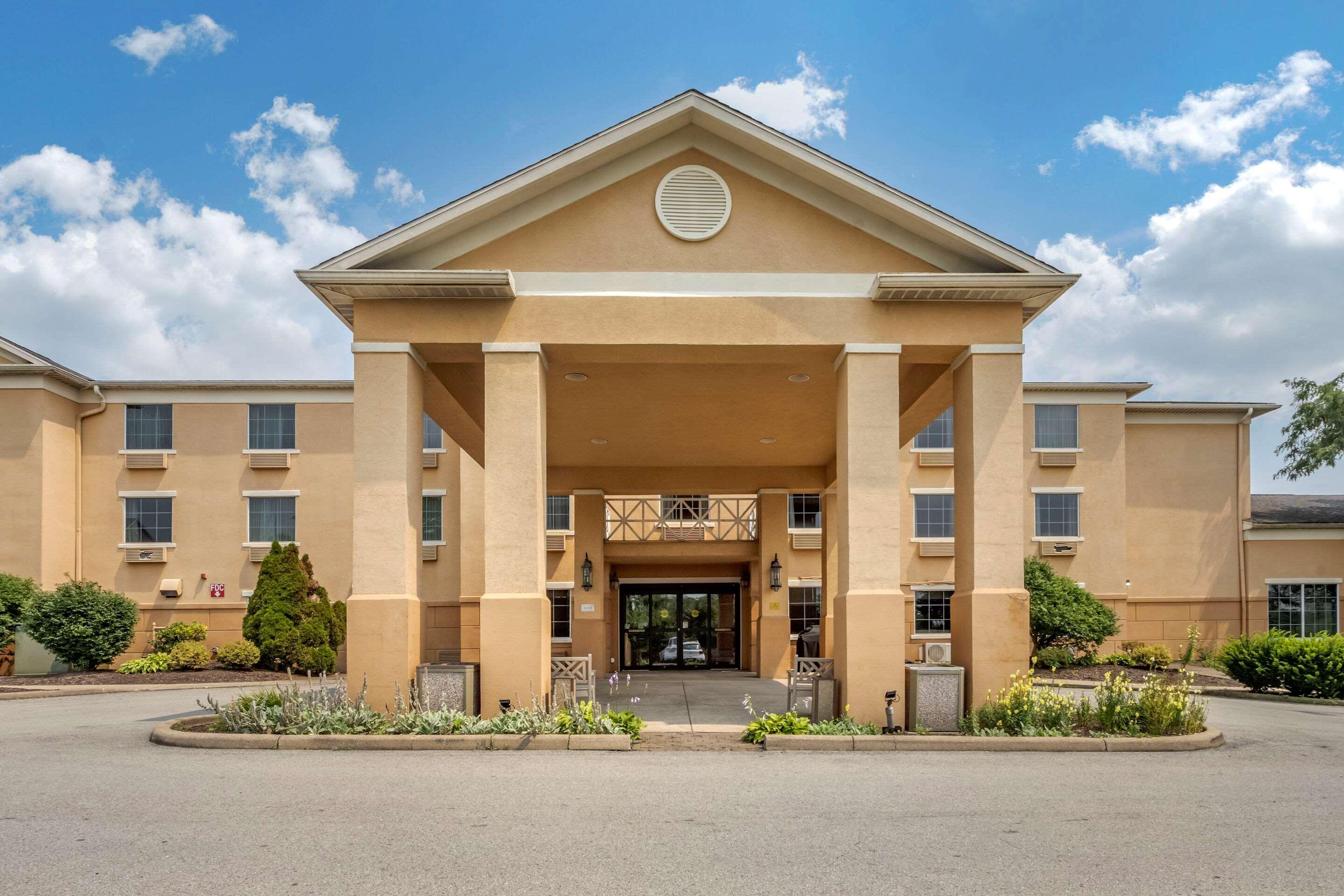 Comfort Meadowlands Inn 2*