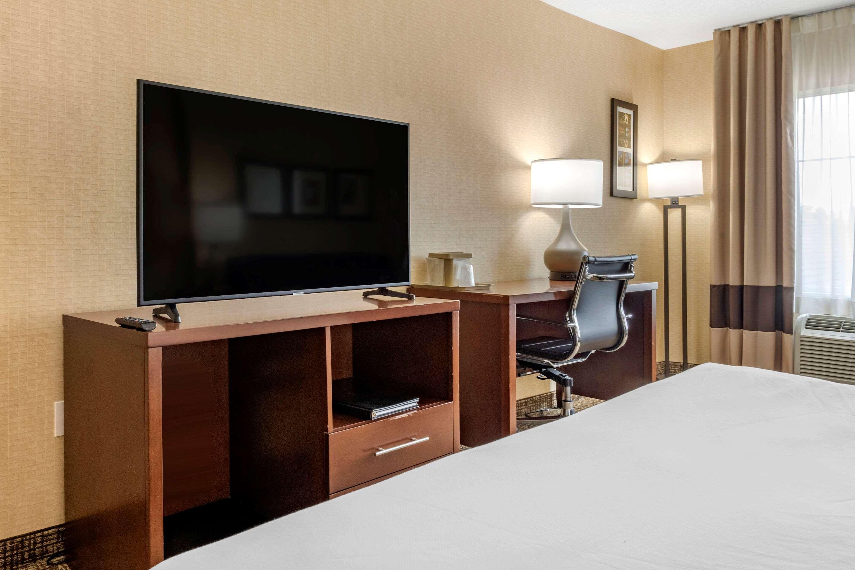 Comfort Meadowlands Inn Washington