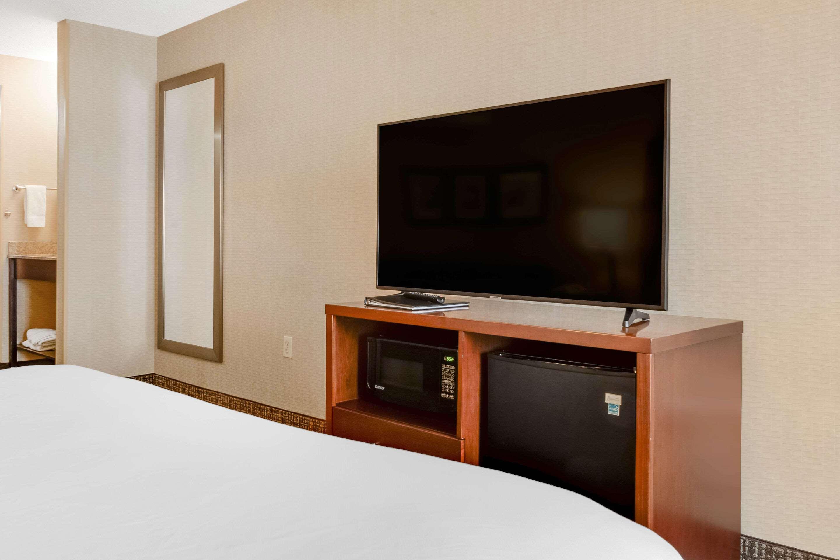 Comfort Meadowlands Inn Washington