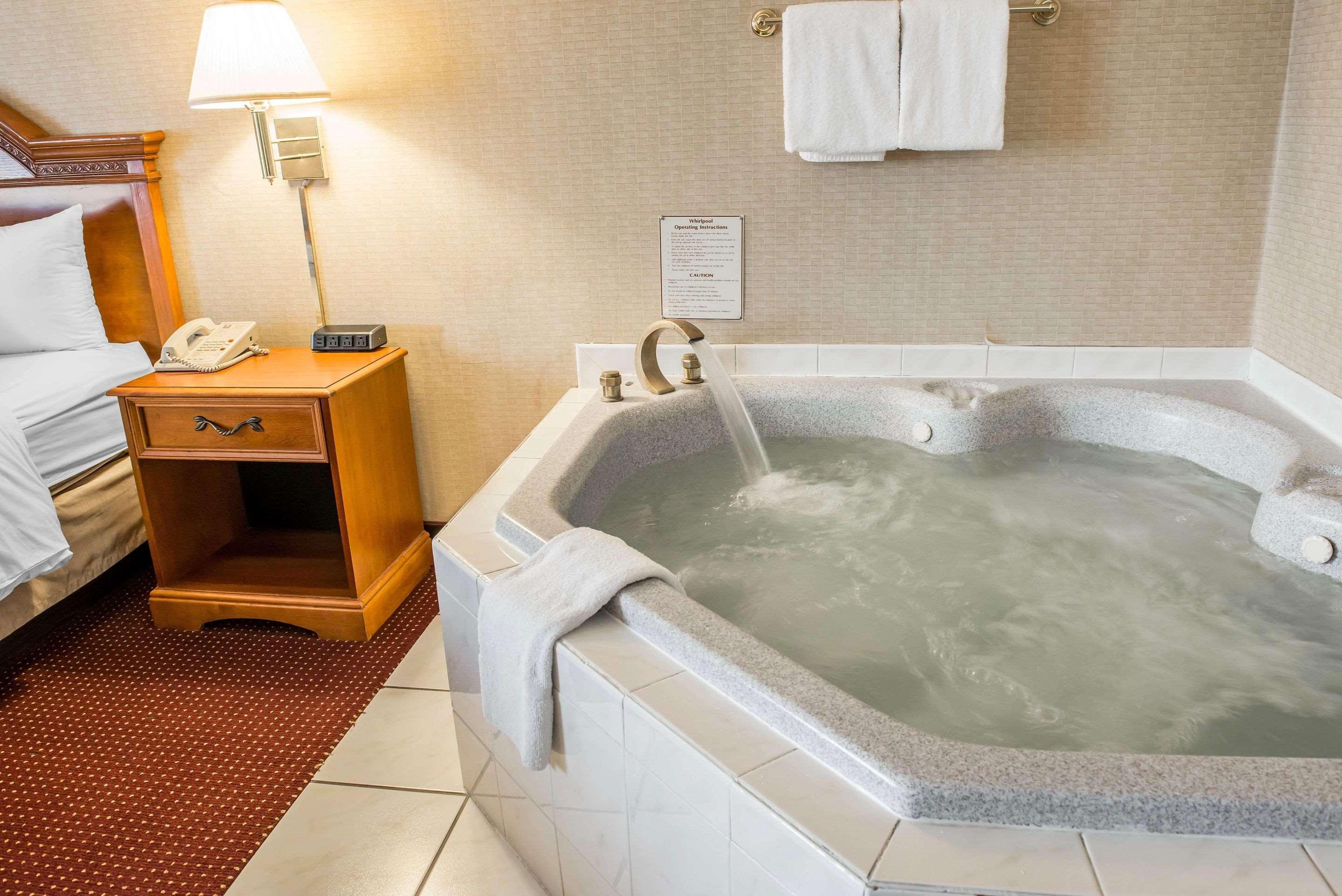 Comfort Meadowlands Inn 2*